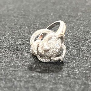 Diamond white gold heart ring